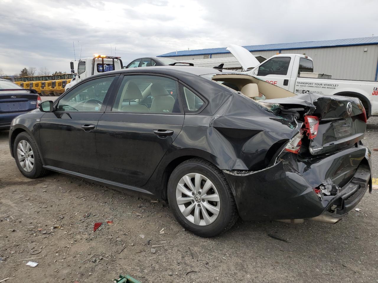2015 VOLKSWAGEN PASSAT S - Фото 2