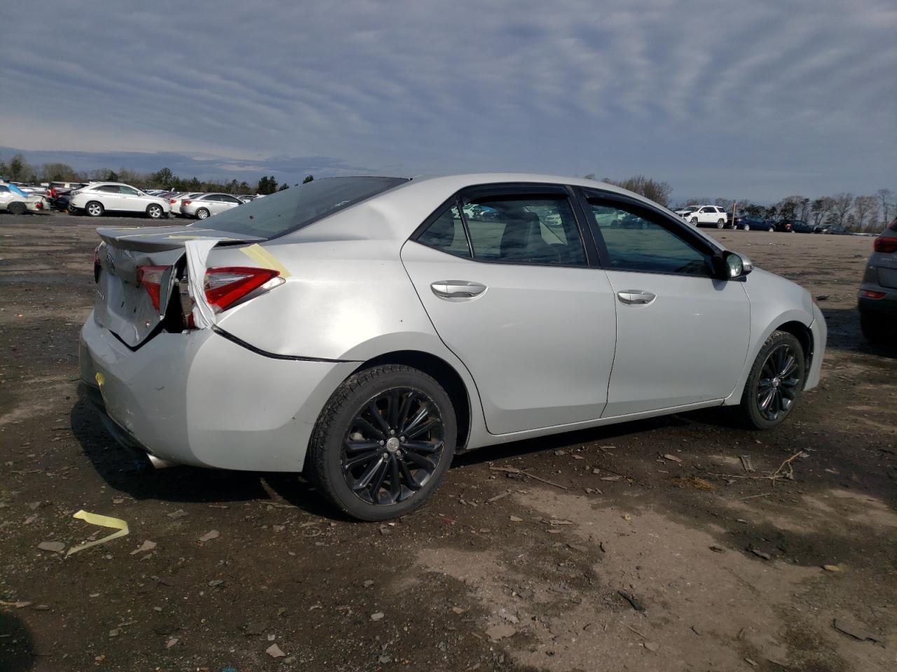 2015 TOYOTA COROLLA L - Image 3
