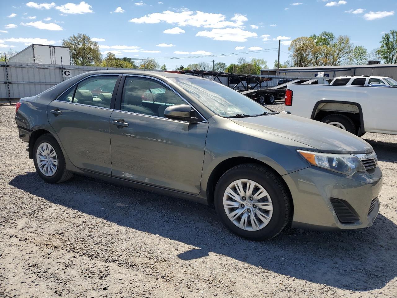 2014 TOYOTA CAMRY L - Image 4