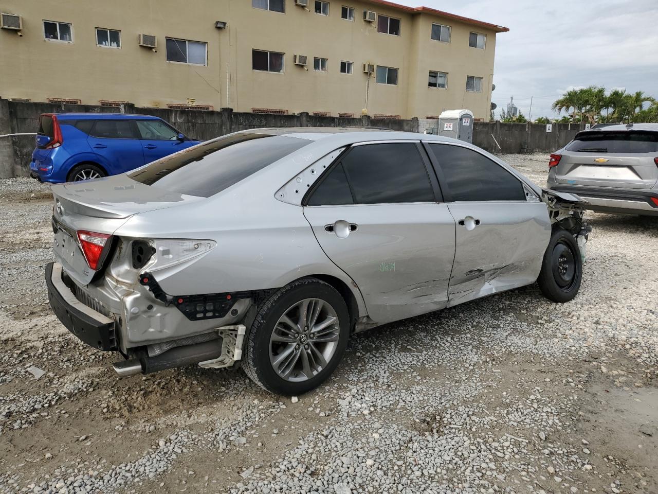 2017 TOYOTA CAMRY LE - Фото 3