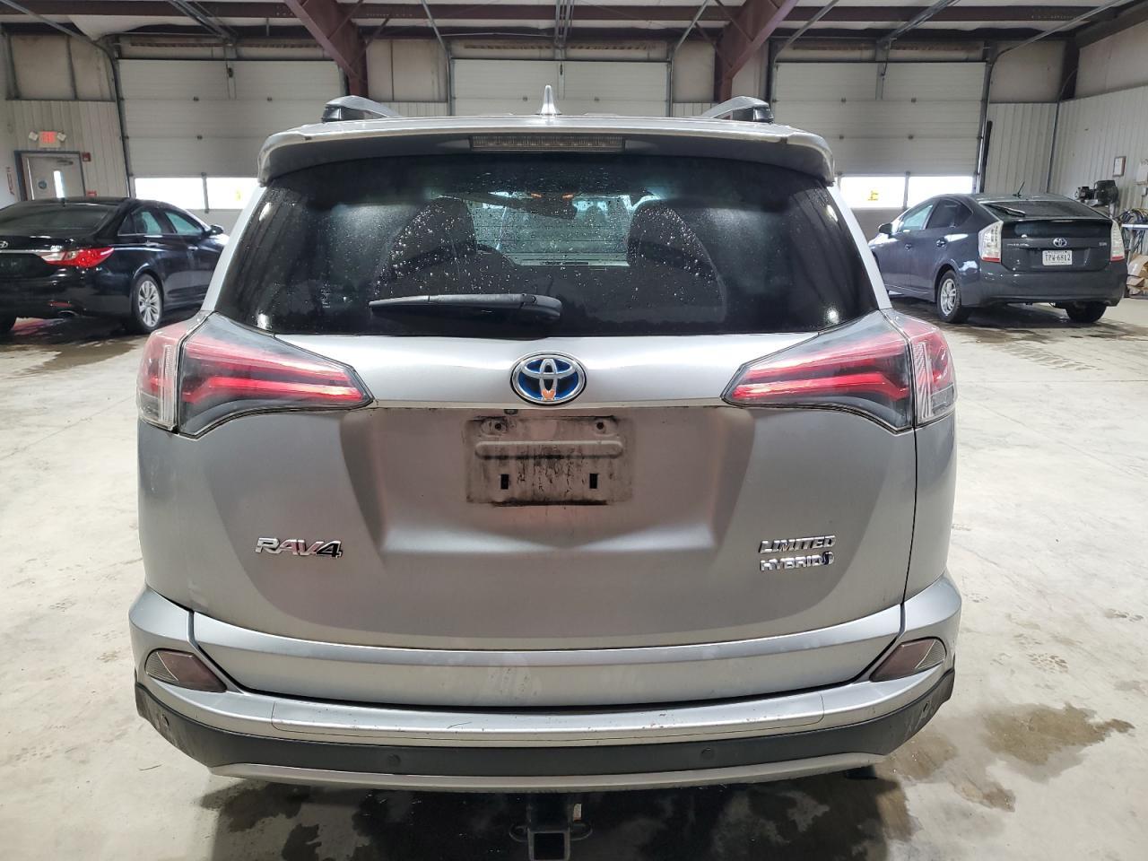 2017 TOYOTA RAV4 HV LI - Фото 6