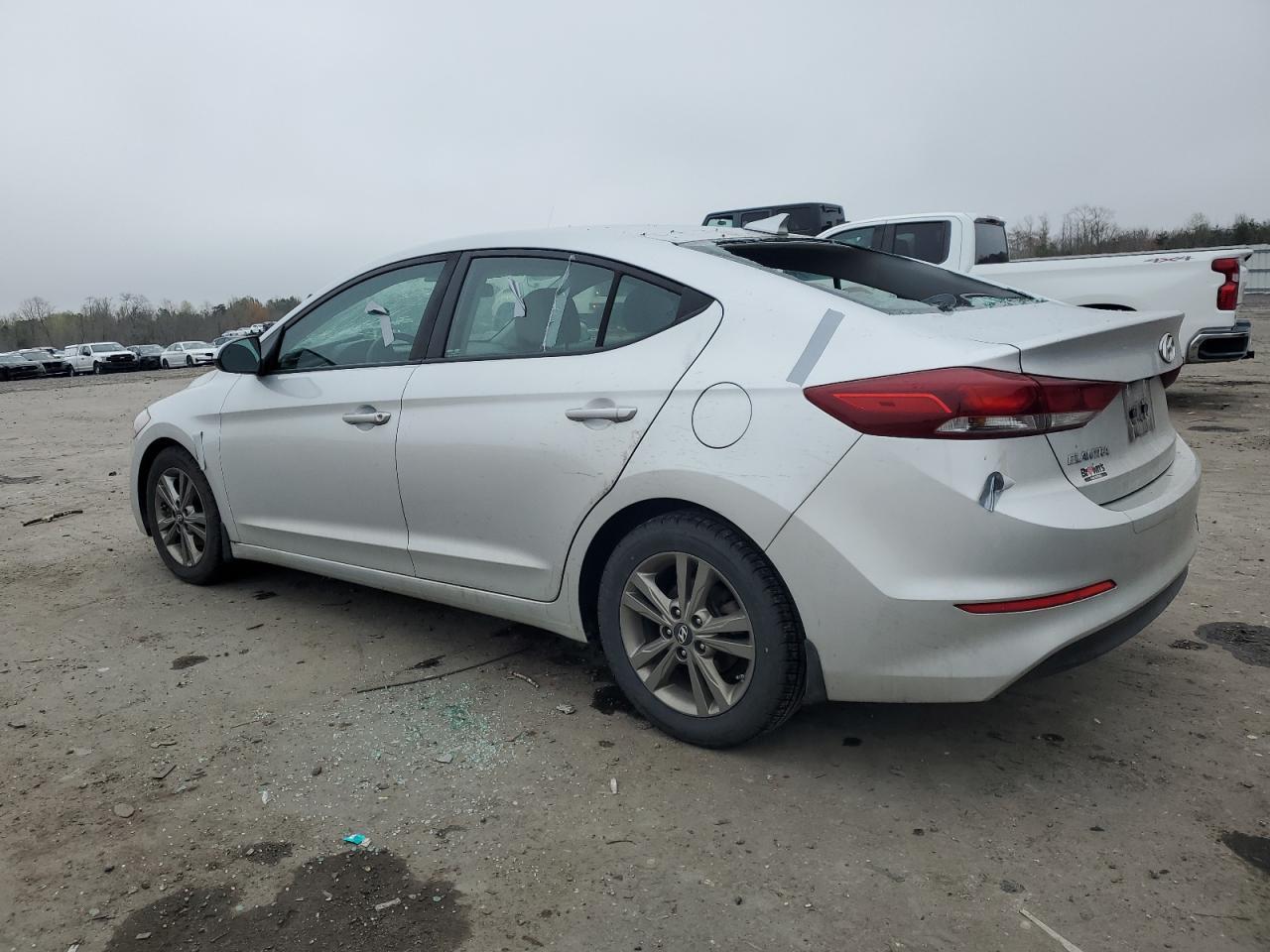 2018 HYUNDAI ELANTRA SE - Фото 2