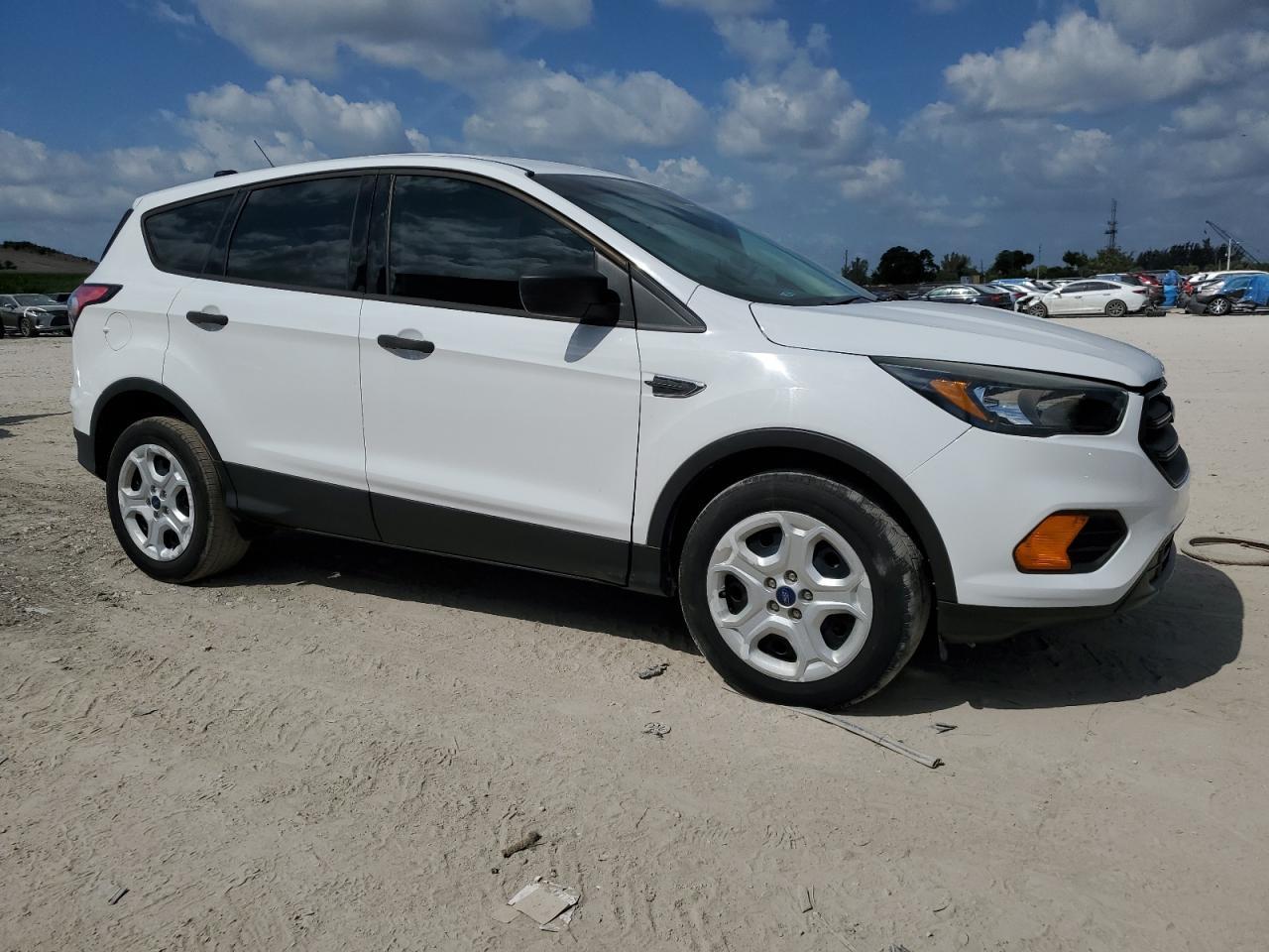 2017 FORD ESCAPE S - Image 4