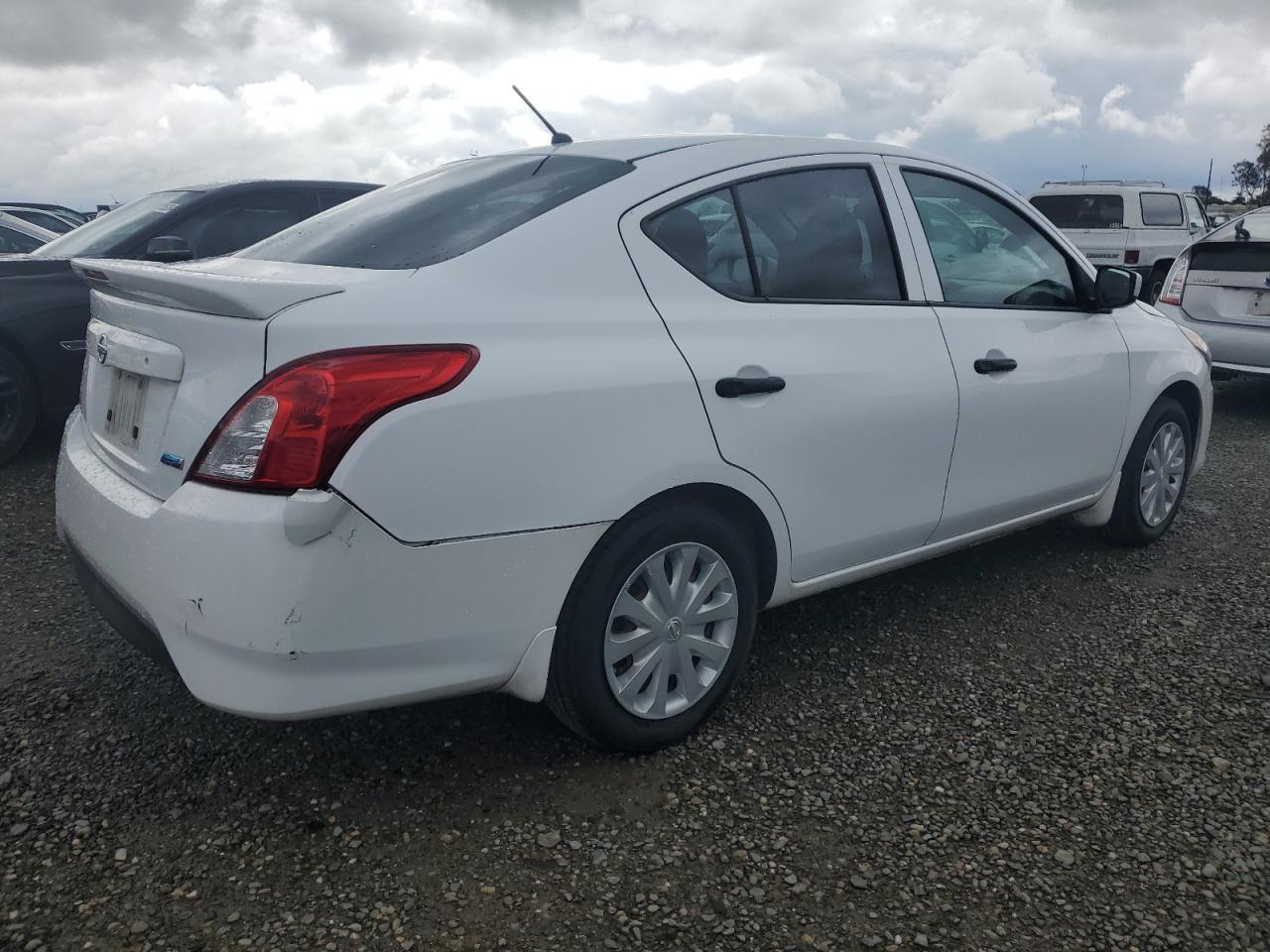 2016 NISSAN VERSA S - Фото 3