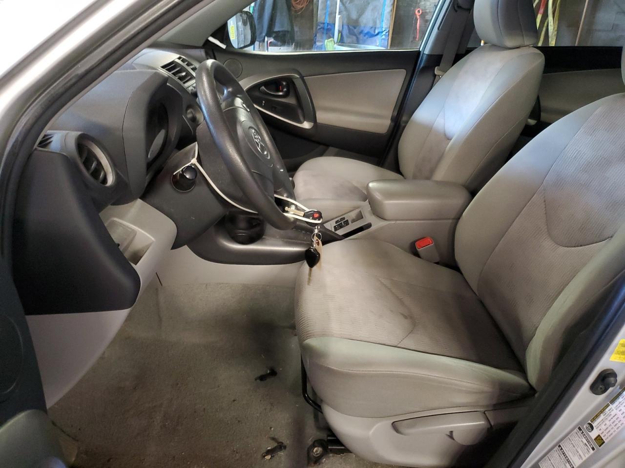 2011 TOYOTA RAV4 - Image 7