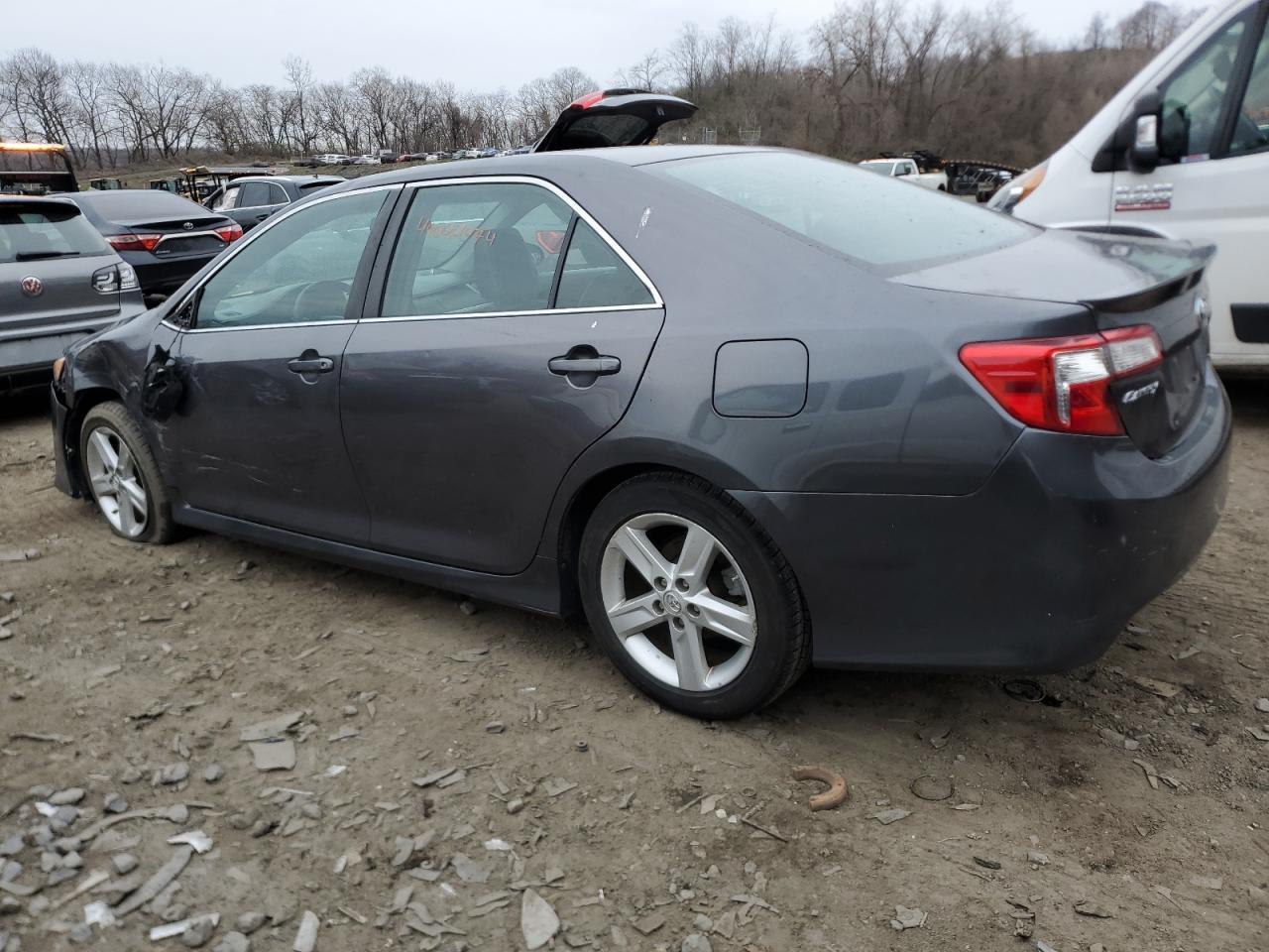 2014 TOYOTA CAMRY L - Image 2