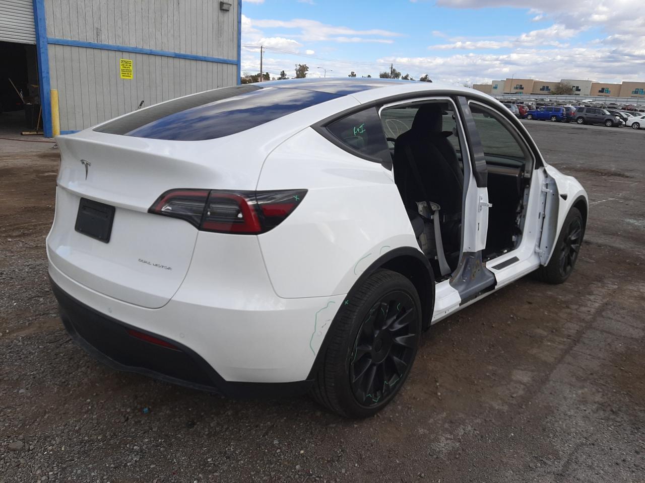 2022 TESLA MODEL Y - Фото 3