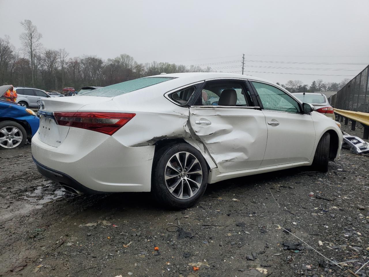 2016 TOYOTA AVALON XLE - Image 3