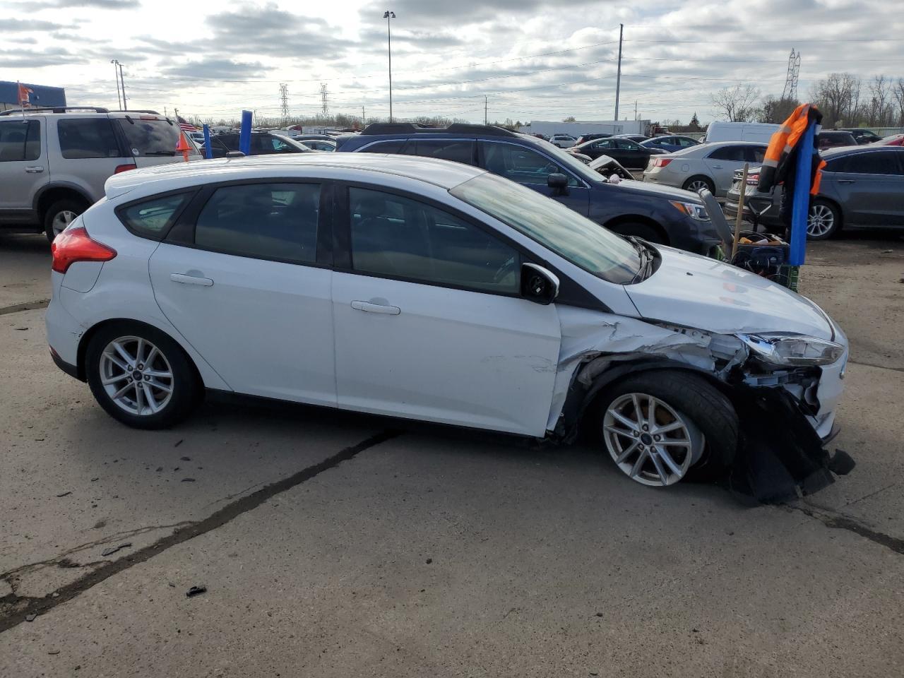 2016 FORD FOCUS SE - Фото 4