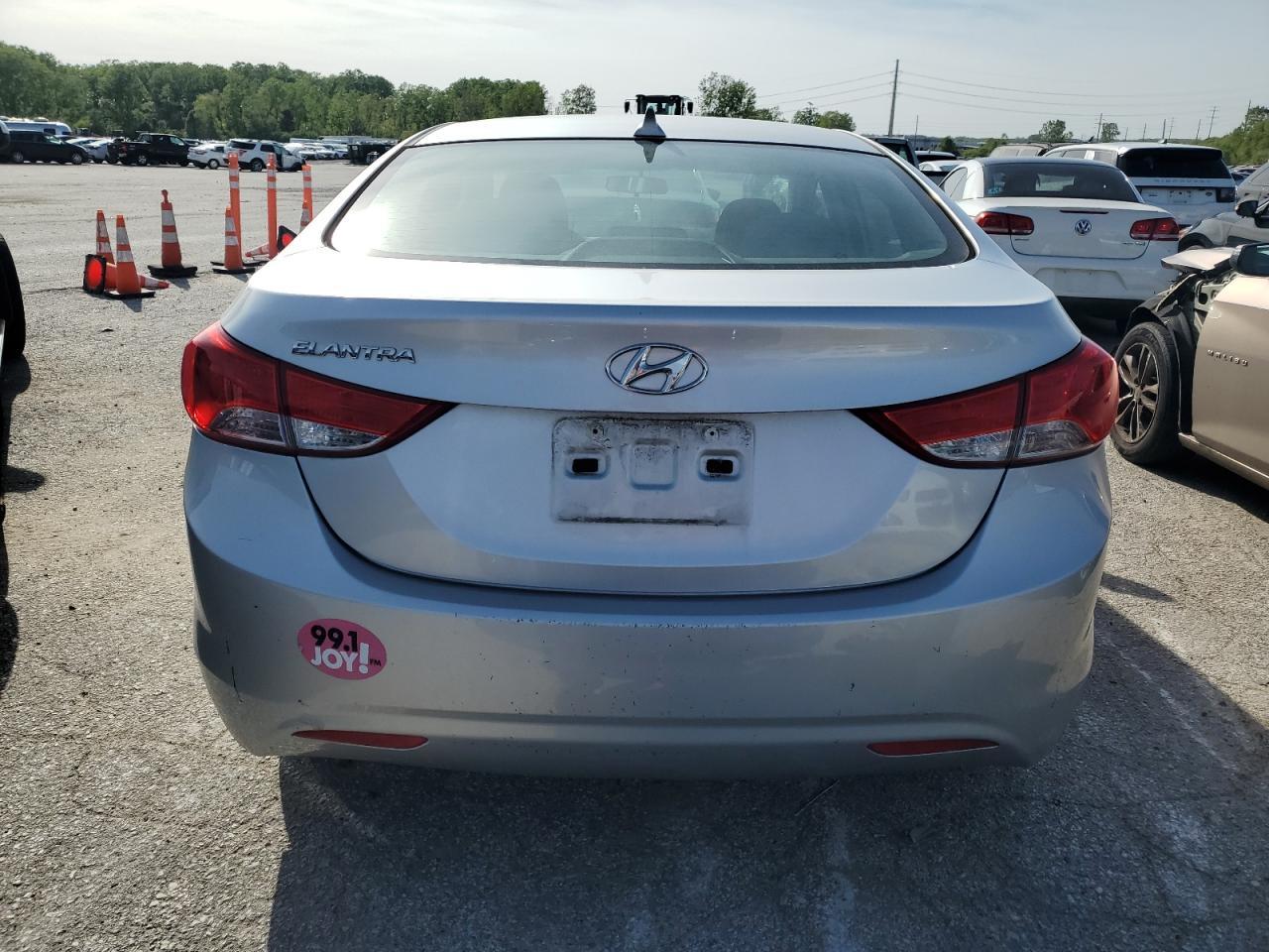 2013 HYUNDAI ELANTRA GL - Image 6
