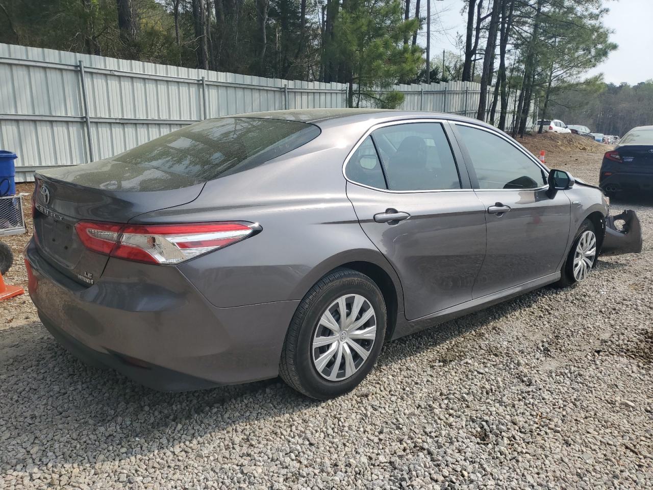 2018 TOYOTA CAMRY LE - Фото 3
