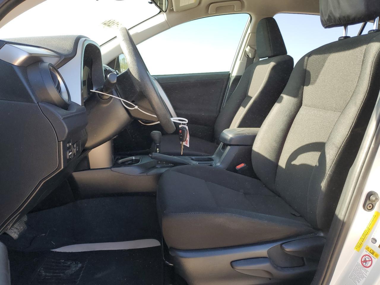 2018 TOYOTA RAV4 LE - Фото 7
