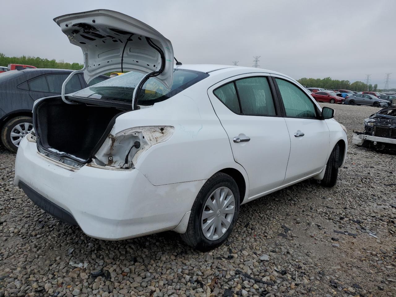 2016 NISSAN VERSA S - Image 3