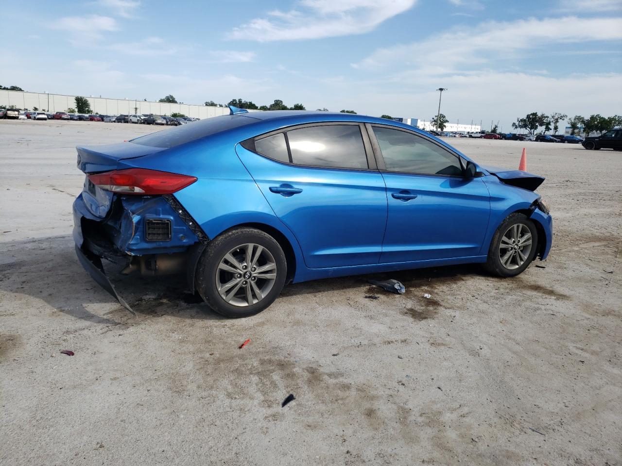 2017 HYUNDAI ELANTRA SE - Фото 3