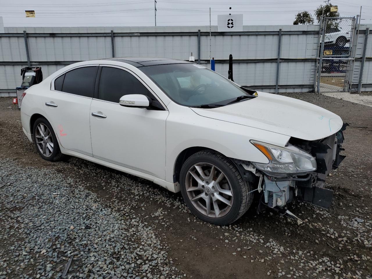 2011 NISSAN MAXIMA S - Image 4