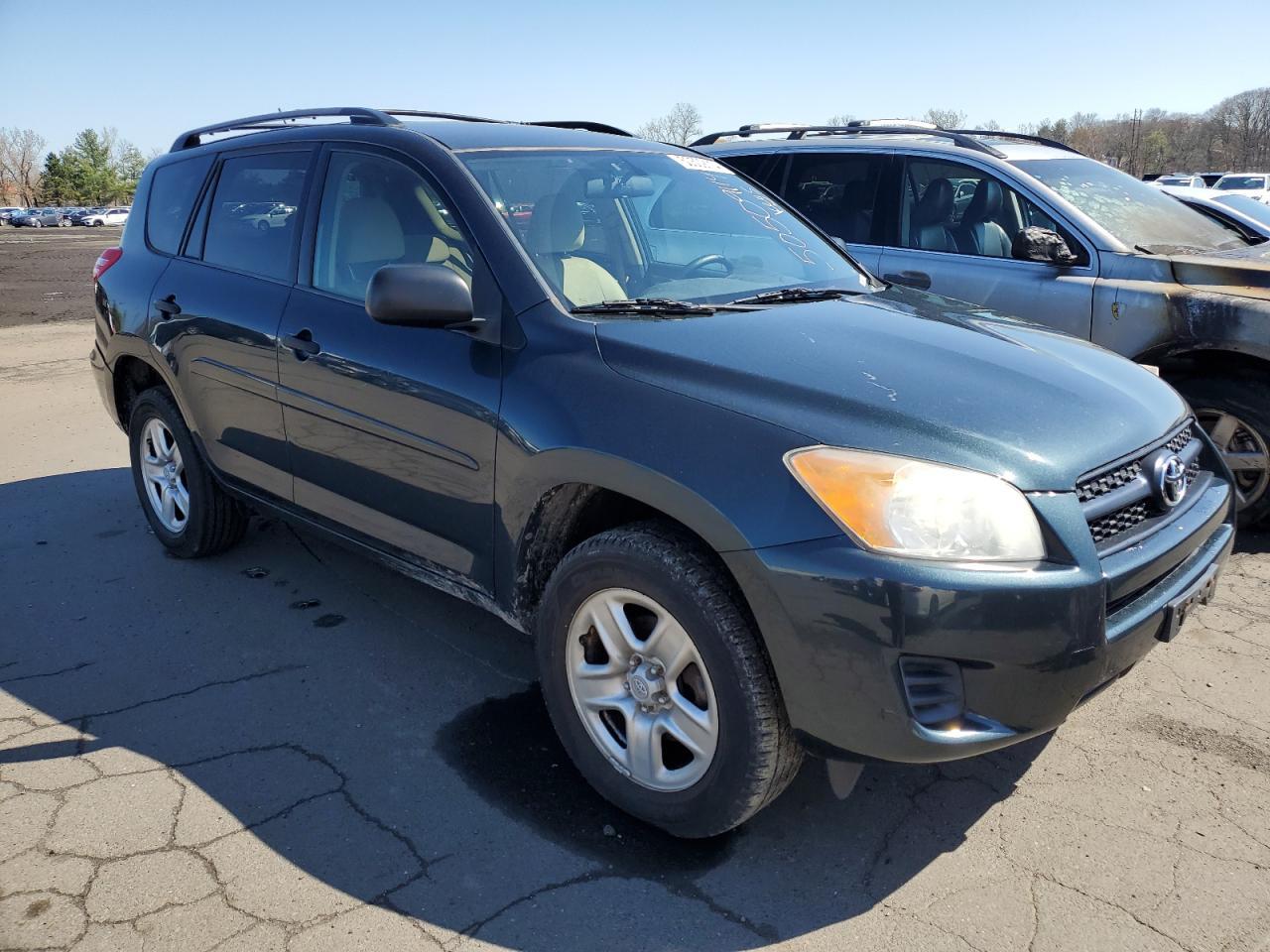 2011 TOYOTA RAV4 - Image 4
