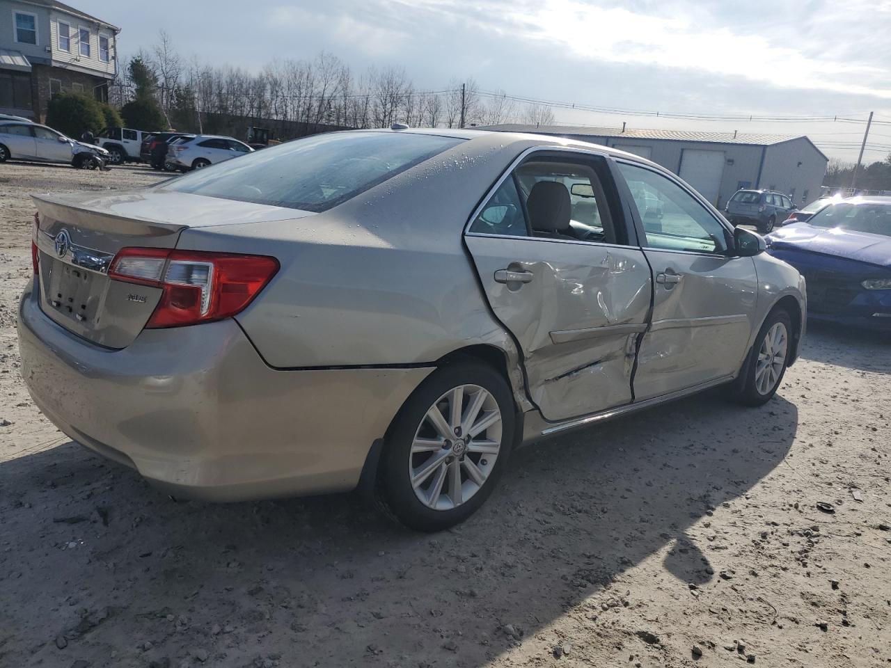 2014 TOYOTA CAMRY L - Image 3