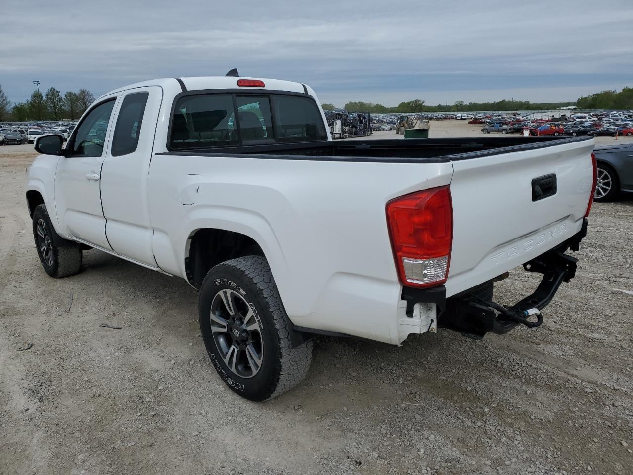 2017 TOYOTA TACOMA ACC - Фото 2