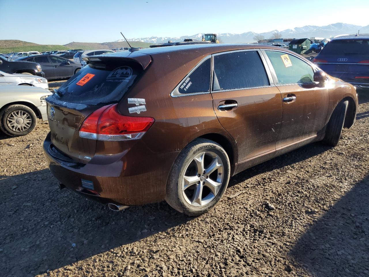 2011 TOYOTA VENZA - Фото 3