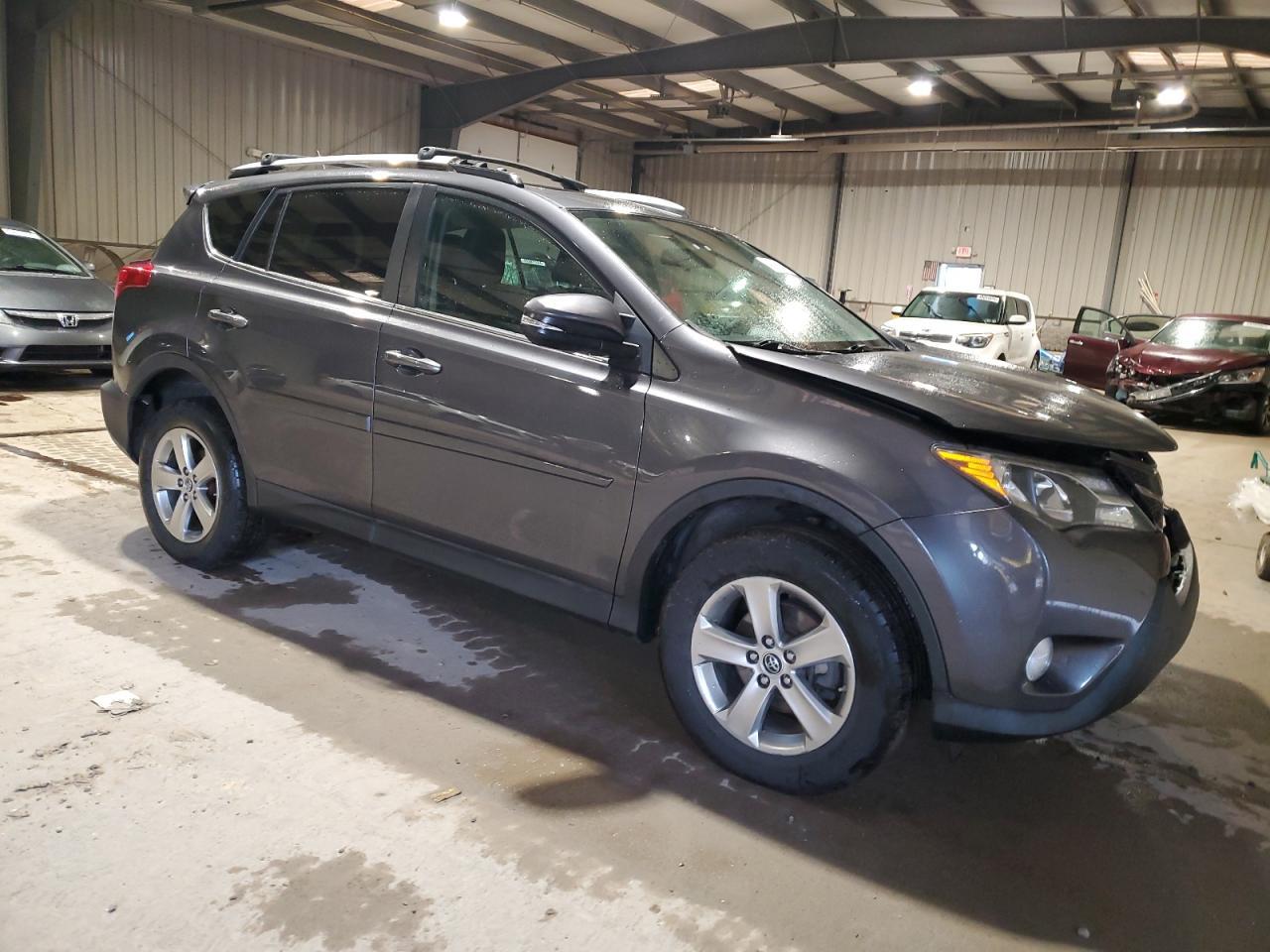 2015 TOYOTA RAV4 XLE - Фото 4