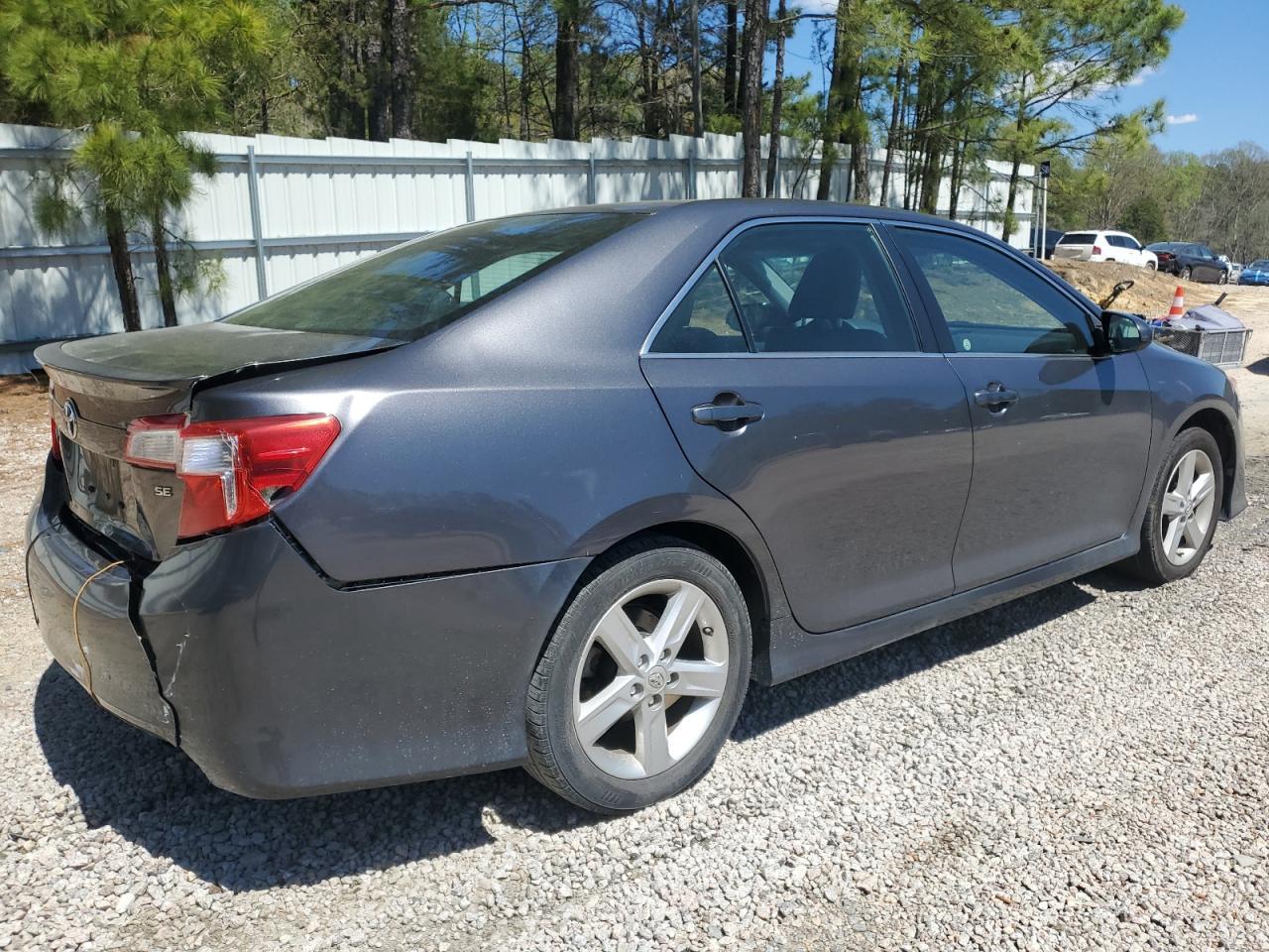 2014 TOYOTA CAMRY L - Image 3