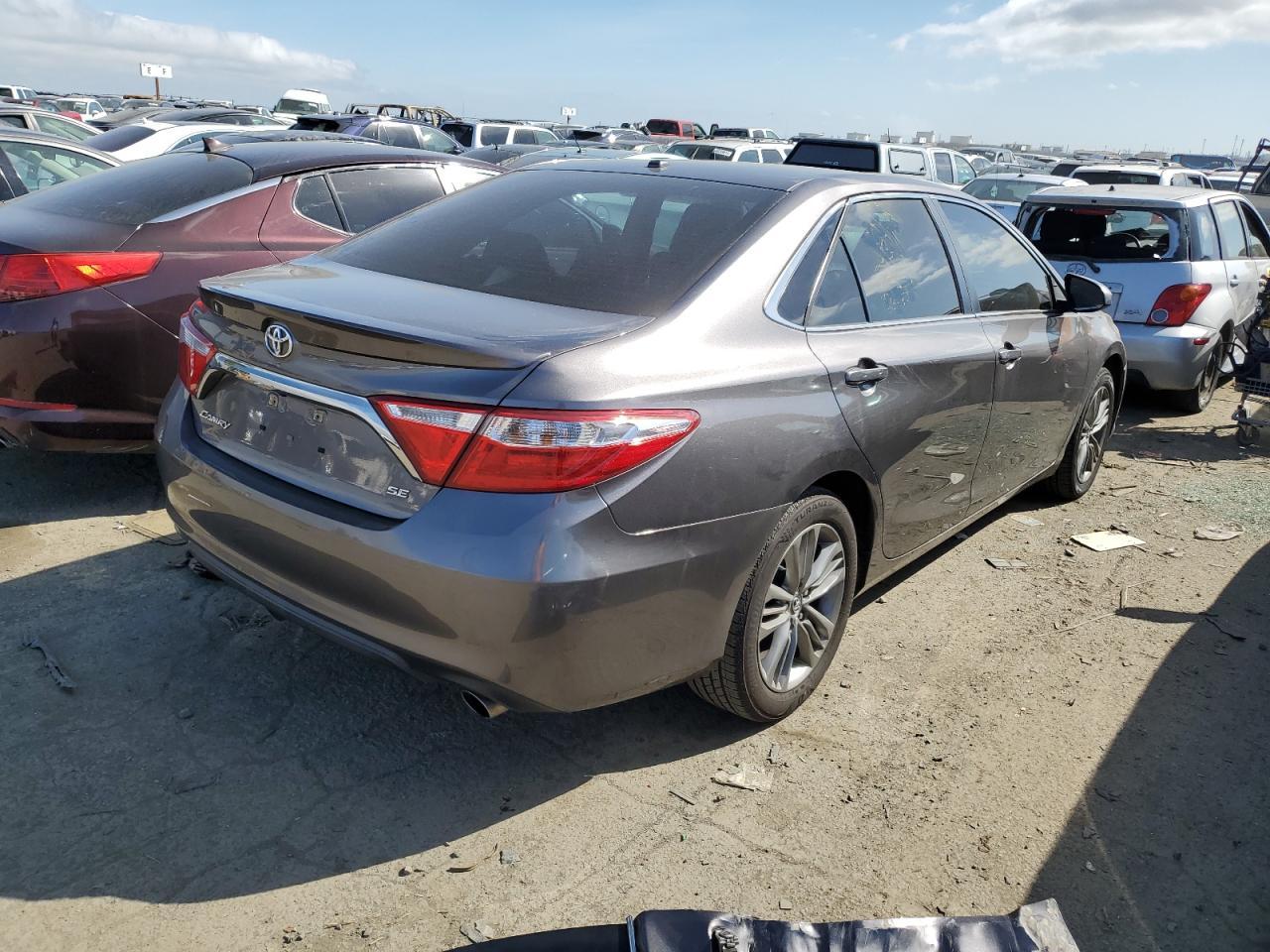 2016 TOYOTA CAMRY LE - Фото 3