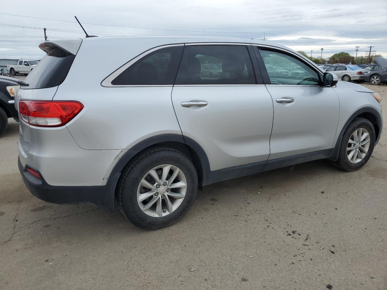 2016 KIA SORENTO LX - Image 3