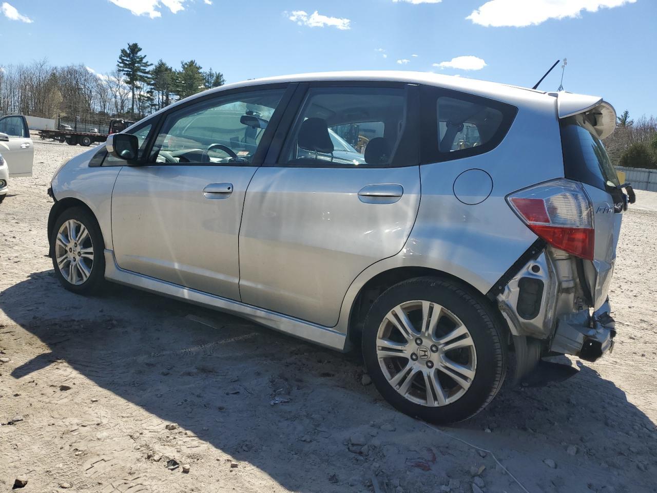 2011 HONDA FIT SPORT - Image 2