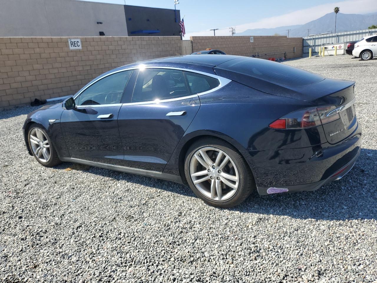 2015 TESLA MODEL S 85 - Фото 2
