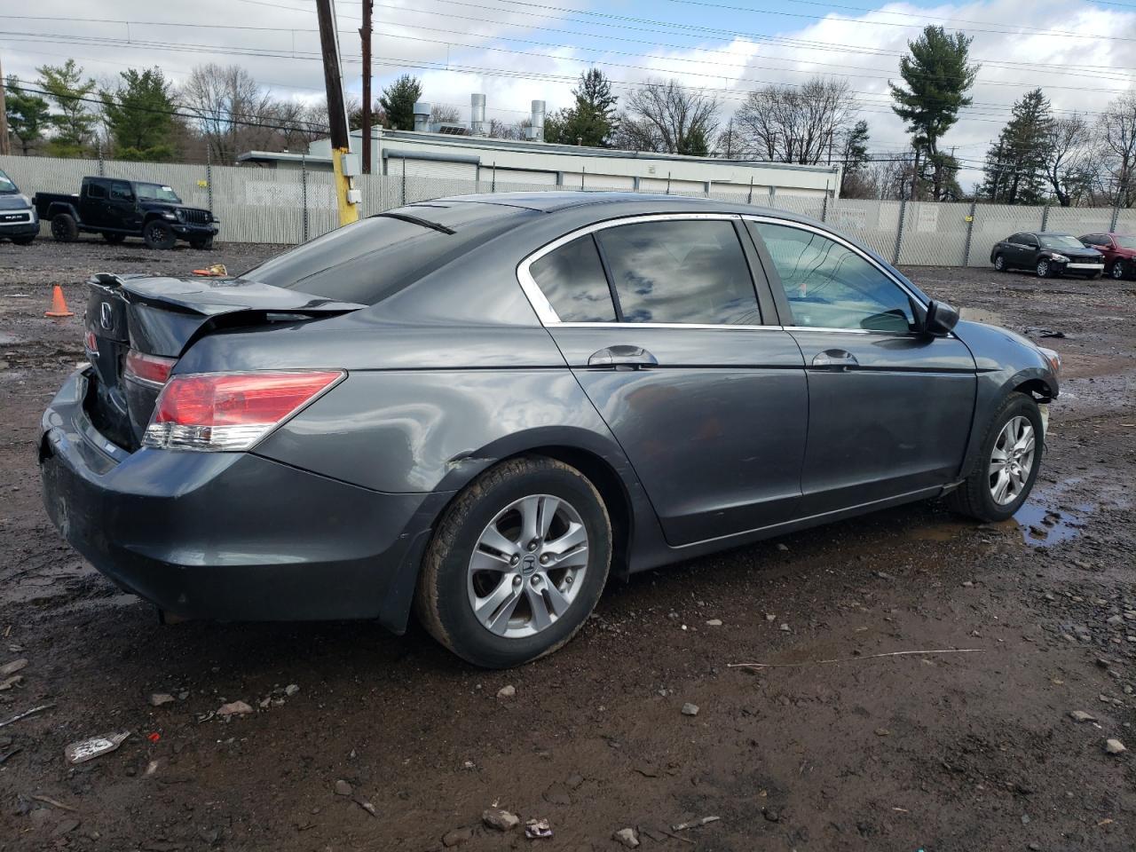 2011 HONDA ACCORD LXP - Image 3