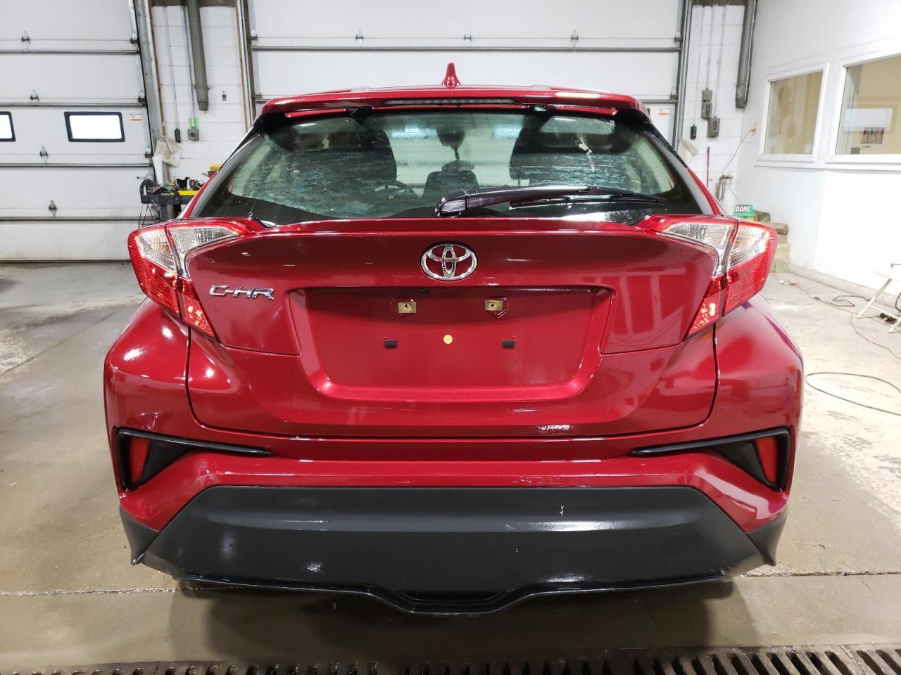 2019 TOYOTA C-HR XLE - Фото 6