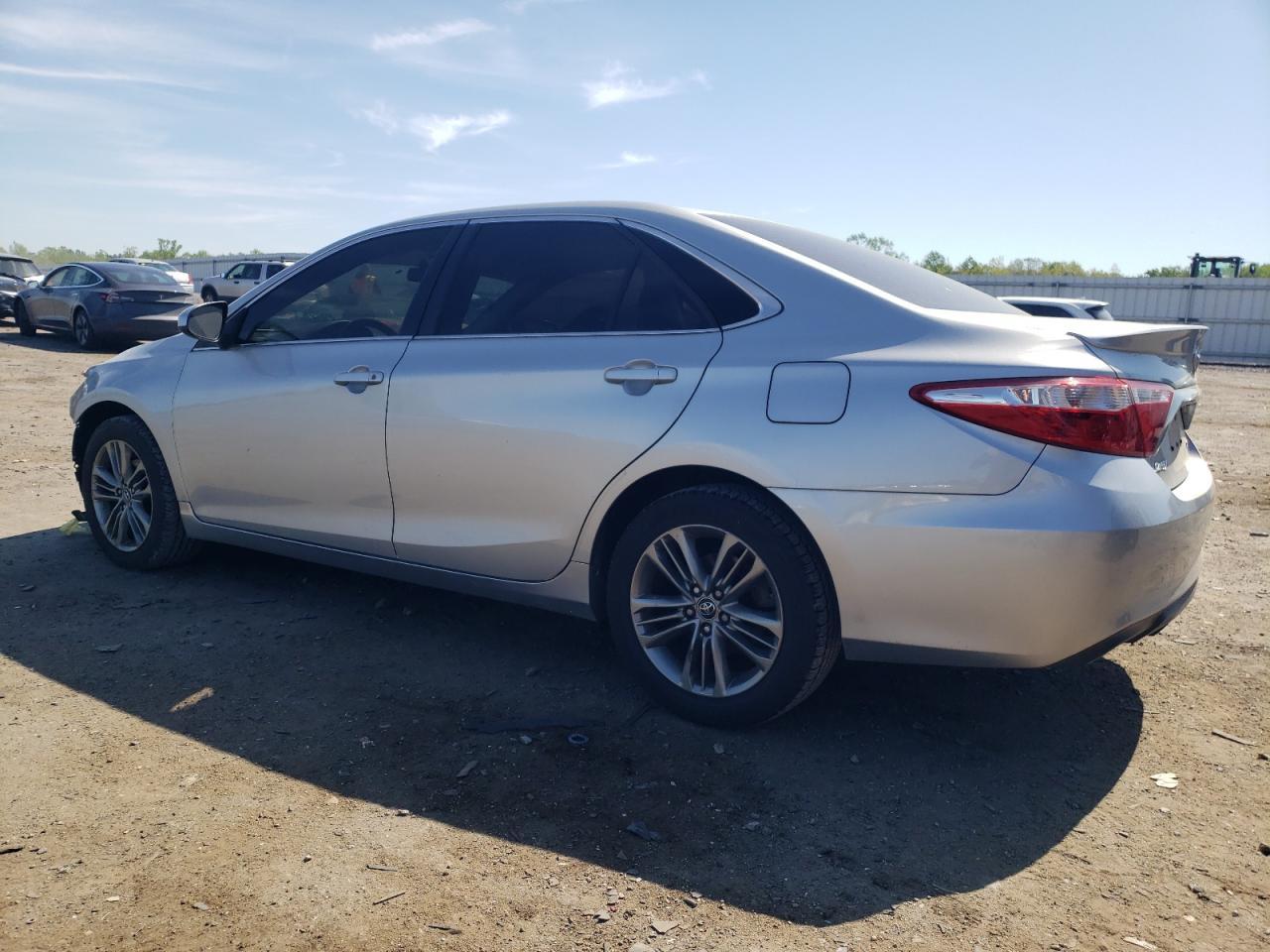 2017 TOYOTA CAMRY LE - Фото 2