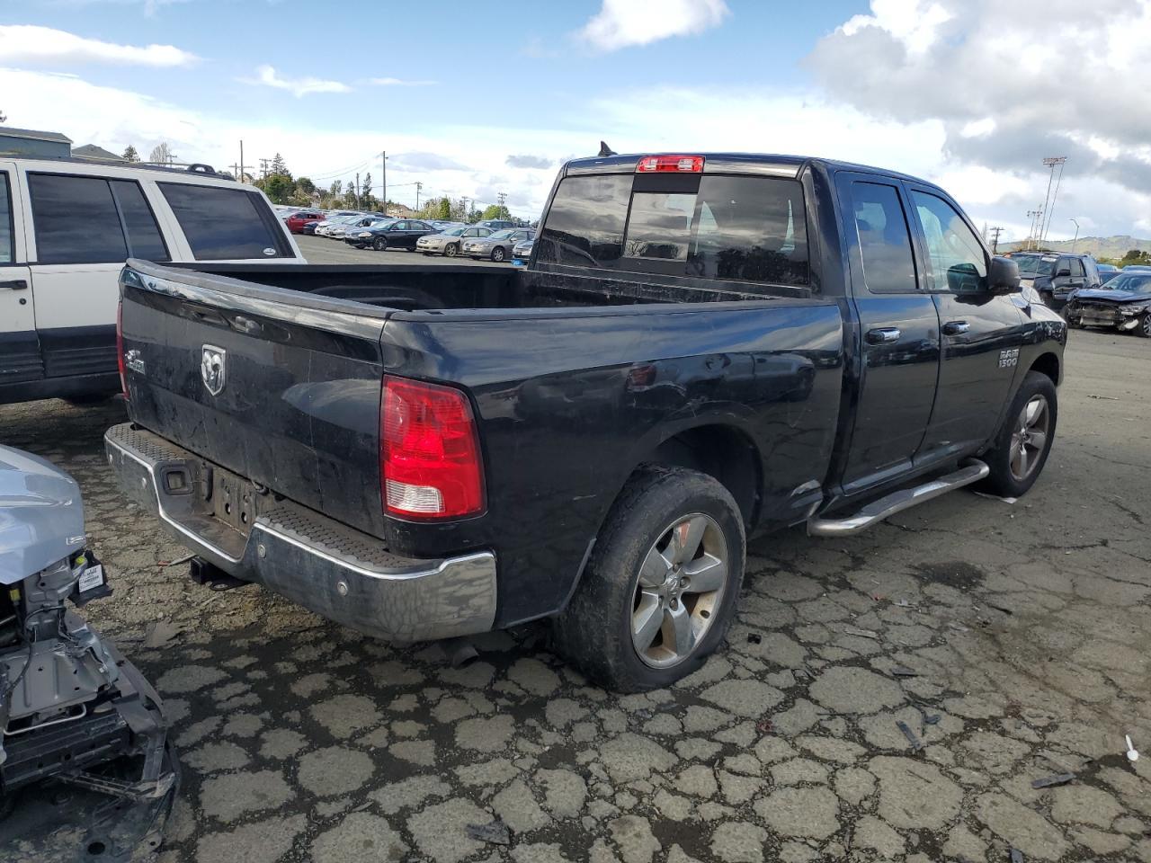 2015 RAM 1500 SLT - Image 3