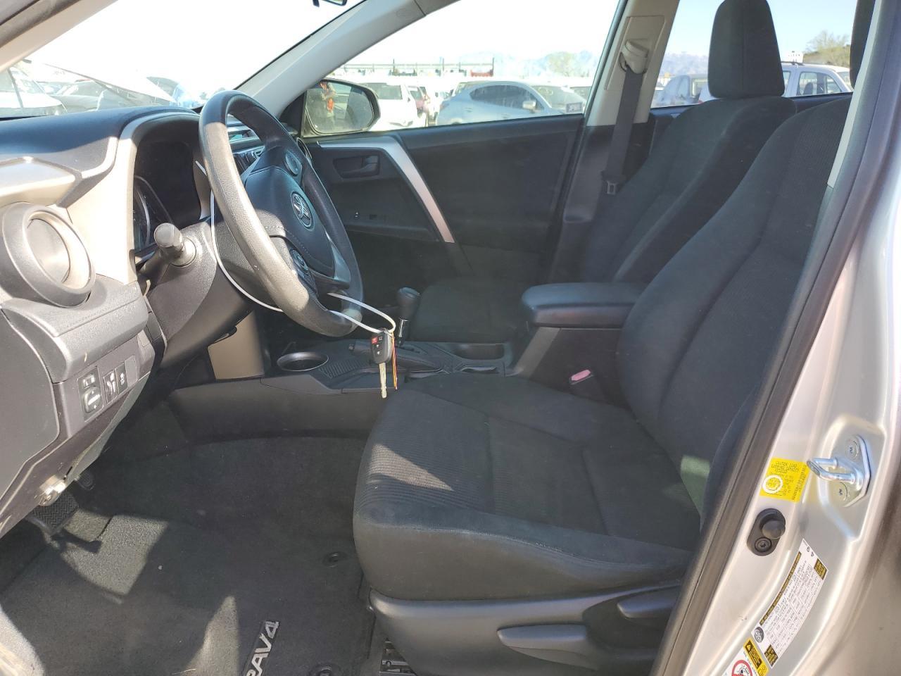 2014 TOYOTA RAV4 LE - Фото 7