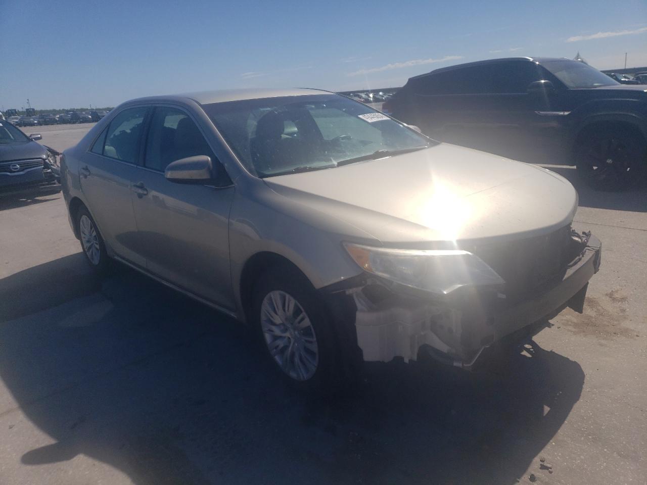 2014 TOYOTA CAMRY L - Image 4