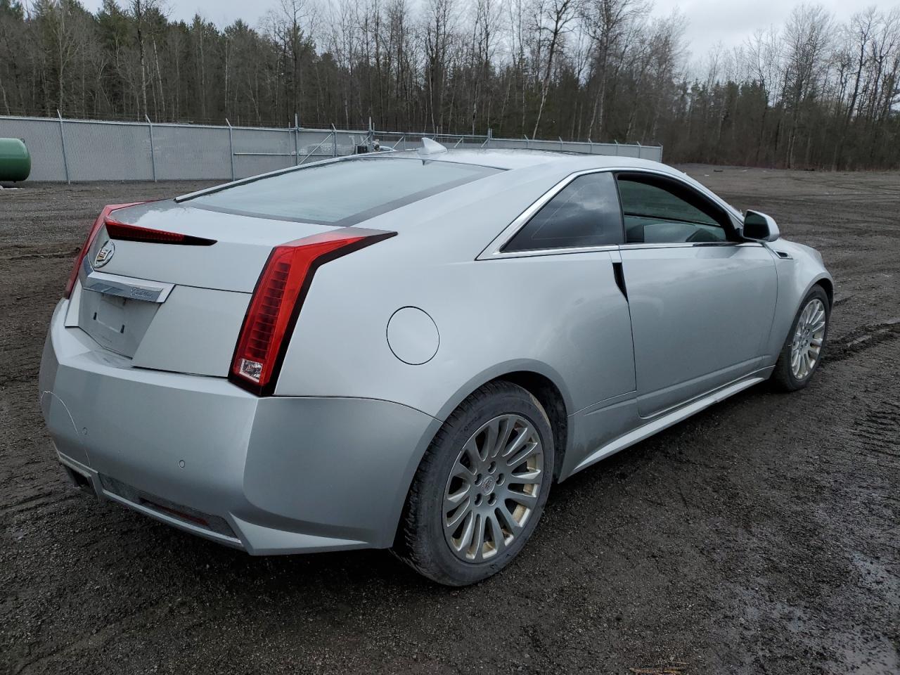 2011 CADILLAC CTS PREMIU - Image 3