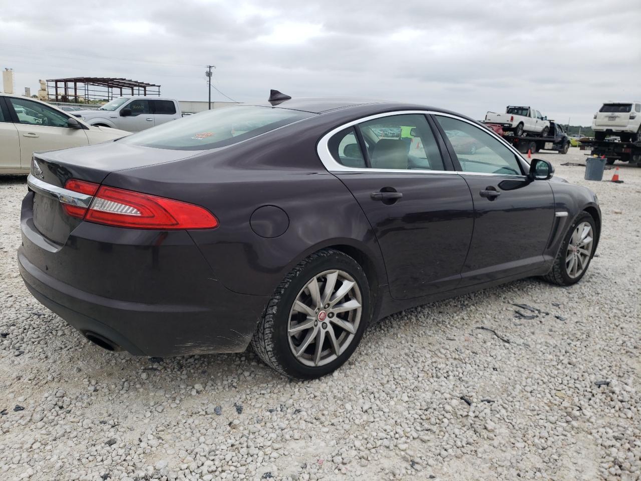 2014 JAGUAR XF - Фото 3