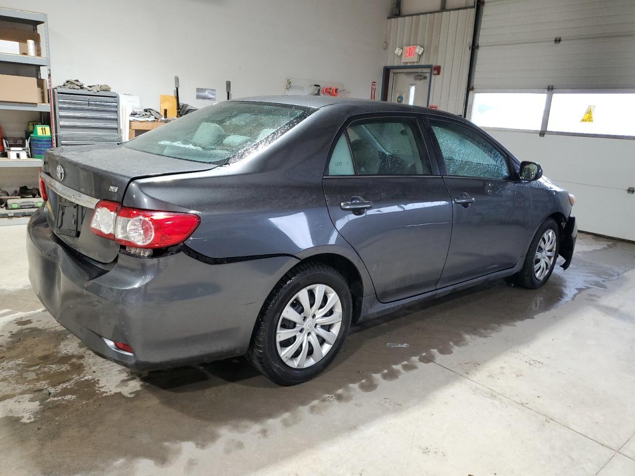 2013 TOYOTA COROLLA BA - Фото 3