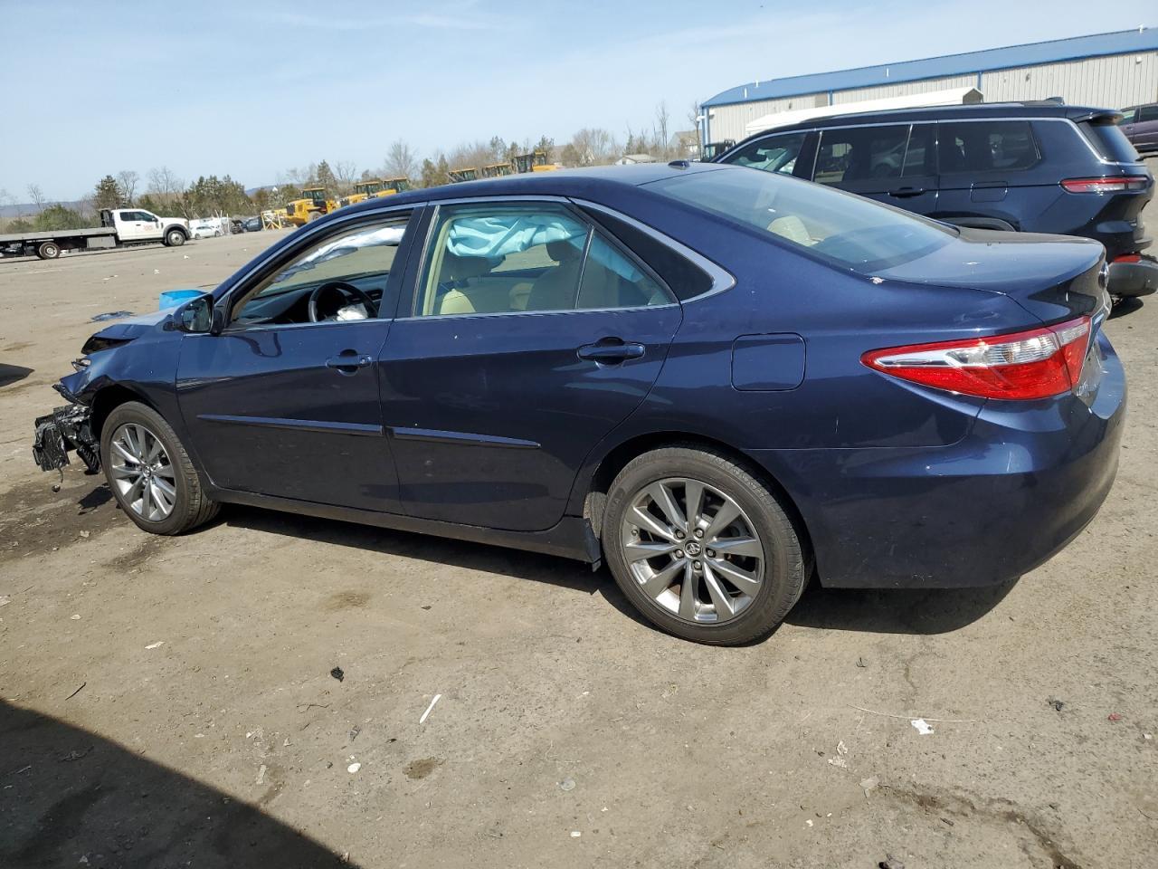 2017 TOYOTA CAMRY LE - Image 2