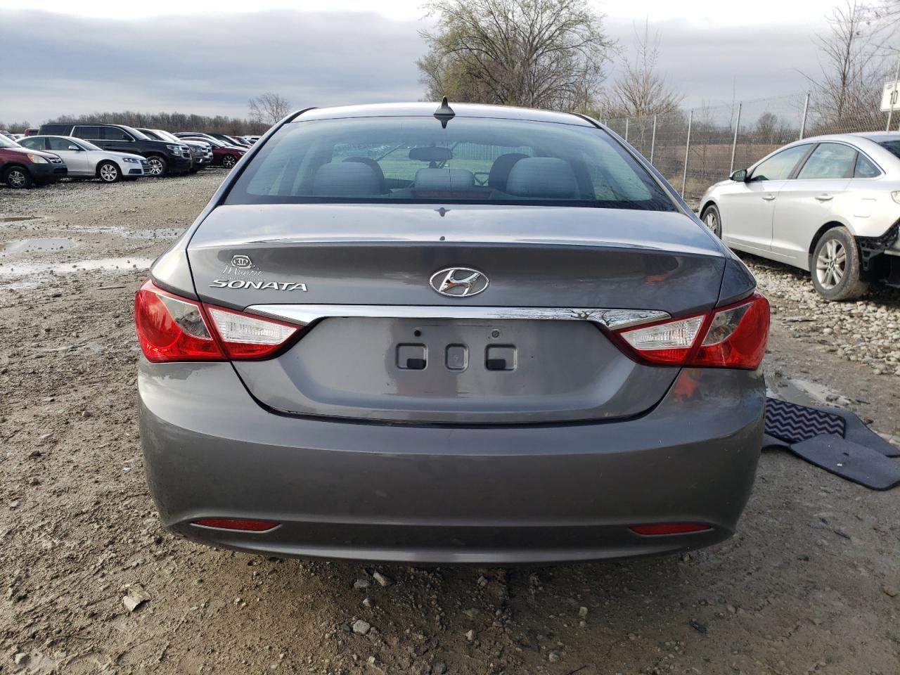 2013 HYUNDAI SONATA GLS - Image 6