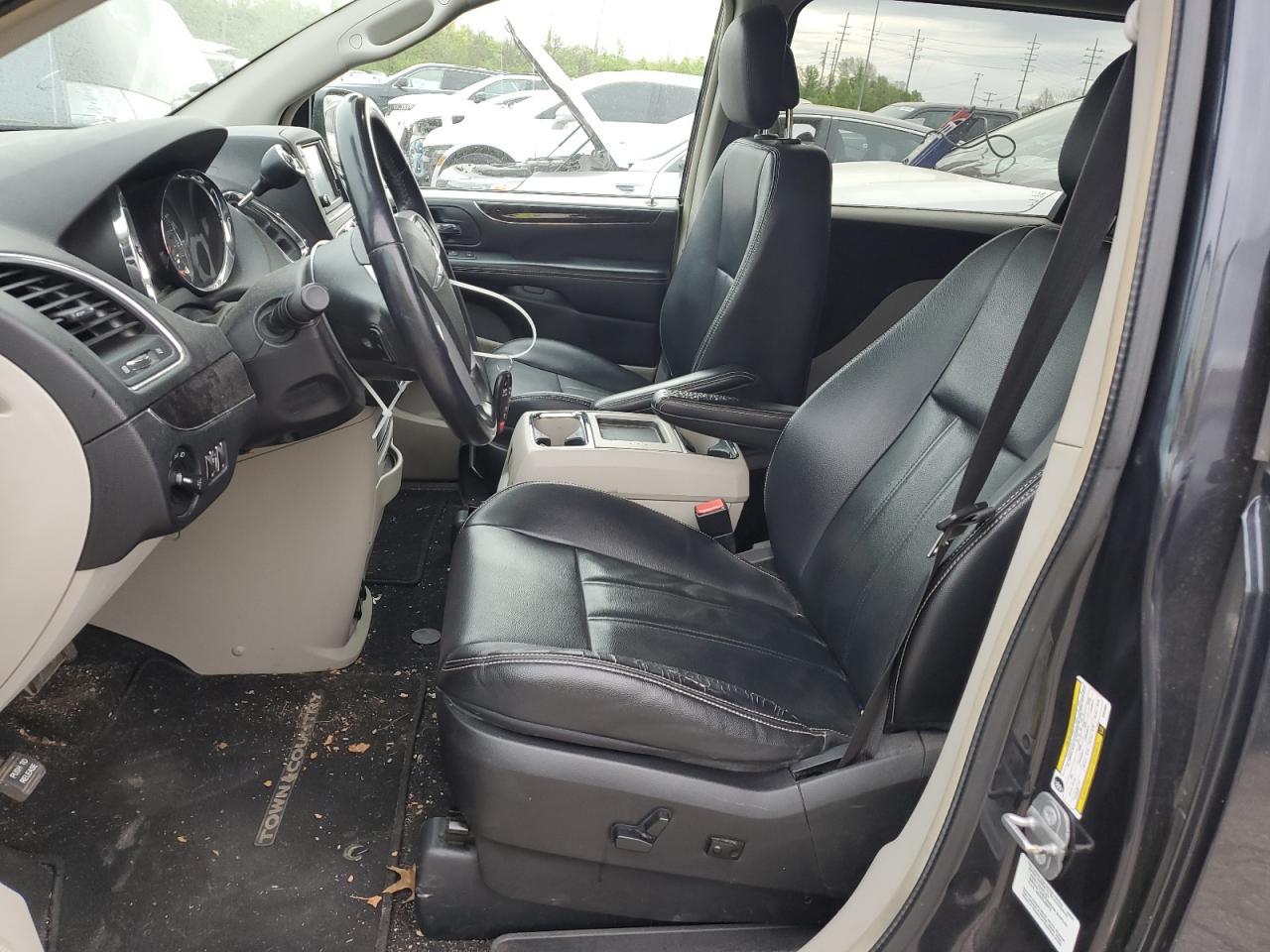 2014 CHRYSLER TOWN & COU - Image 7