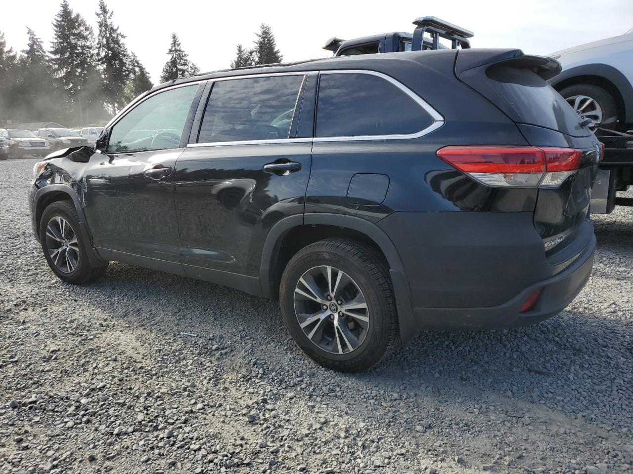 2019 TOYOTA HIGHLANDER - Image 2