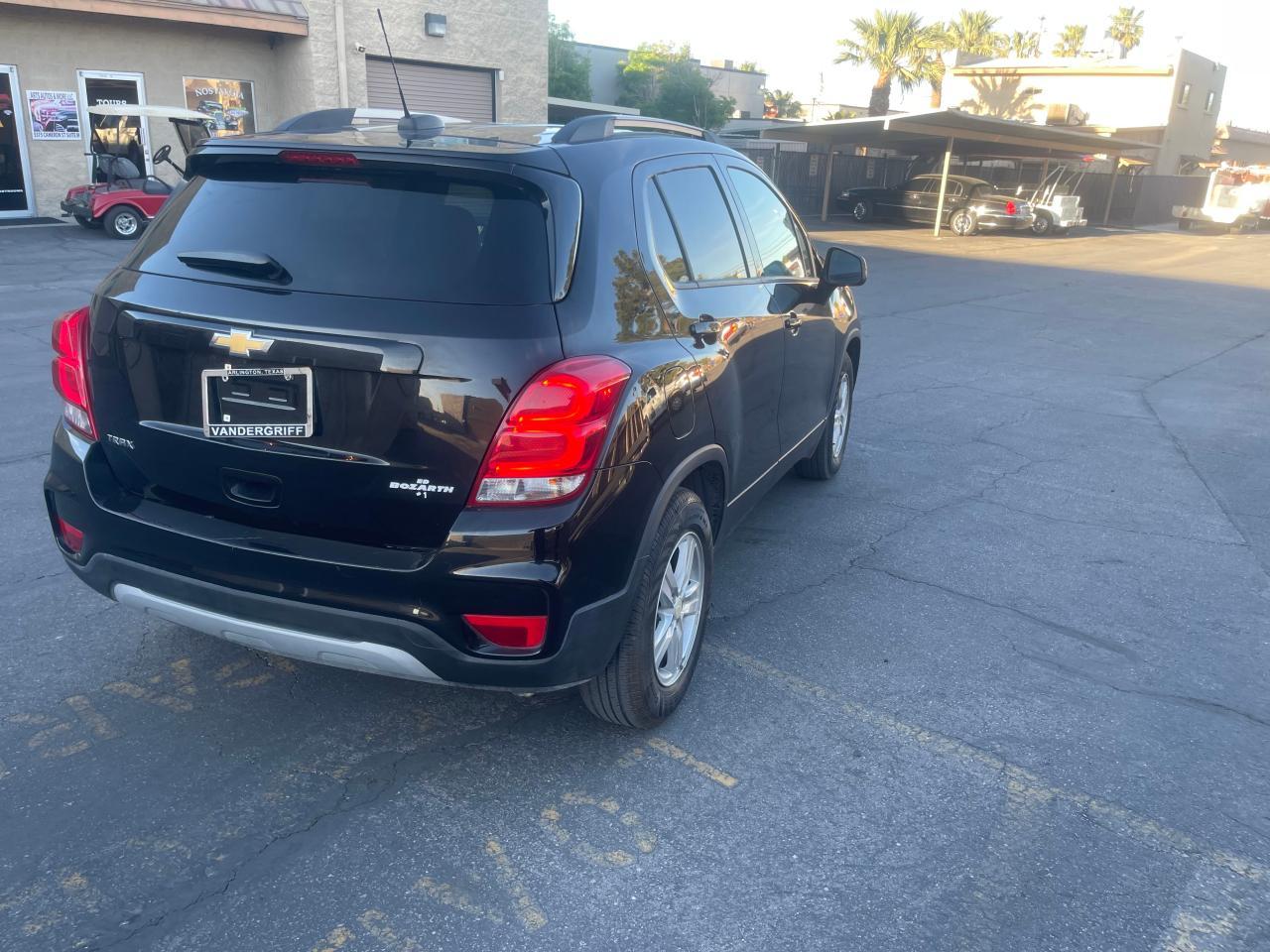 2021 CHEVROLET TRAX 1LT - Image 4