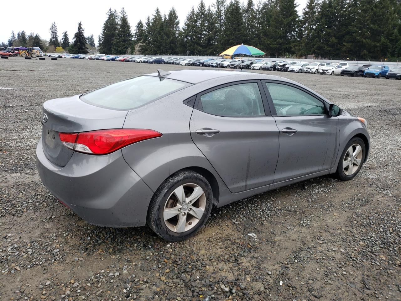 2013 HYUNDAI ELANTRA GL - Image 3