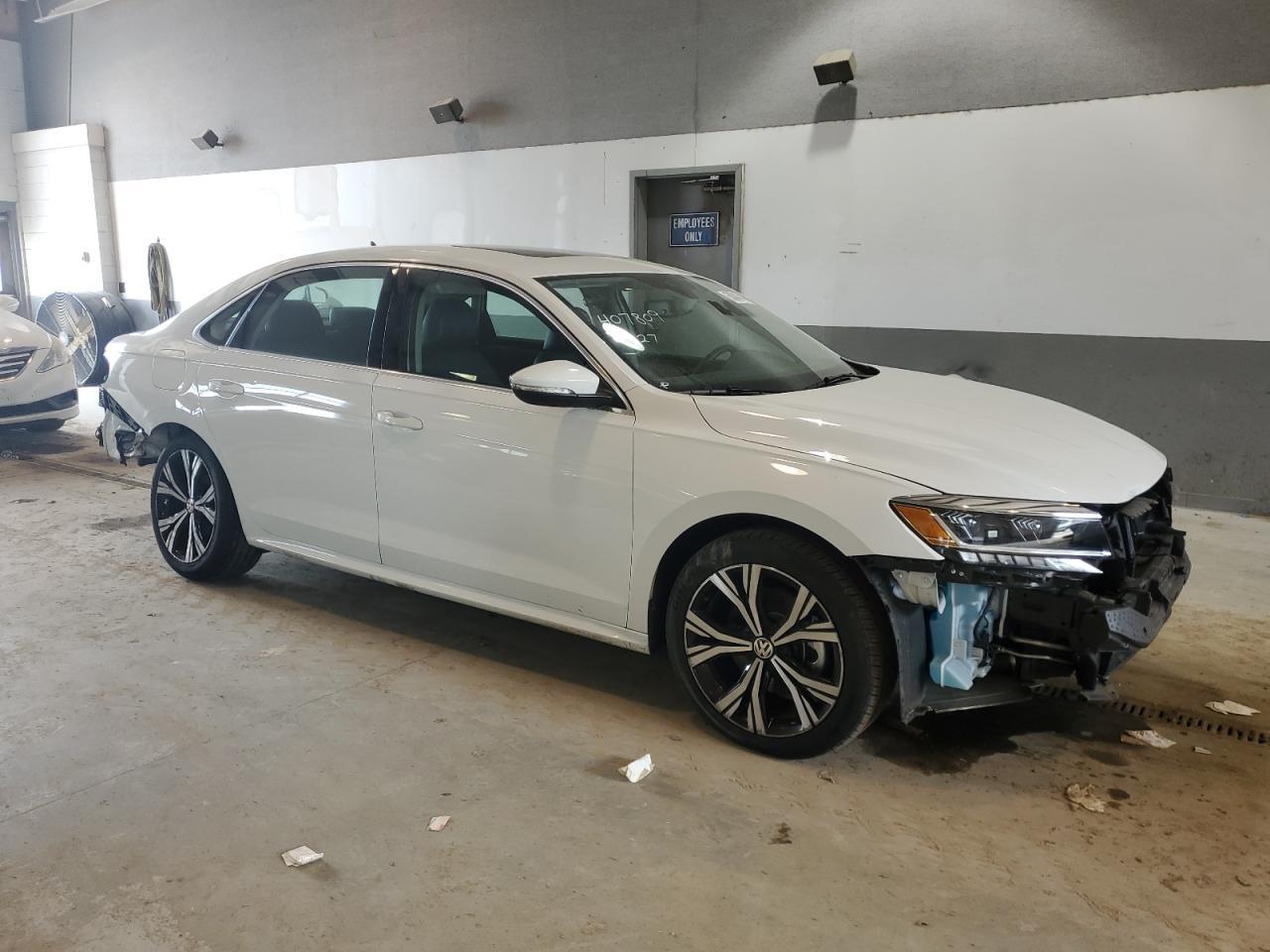 2022 VOLKSWAGEN PASSAT SE - Фото 4