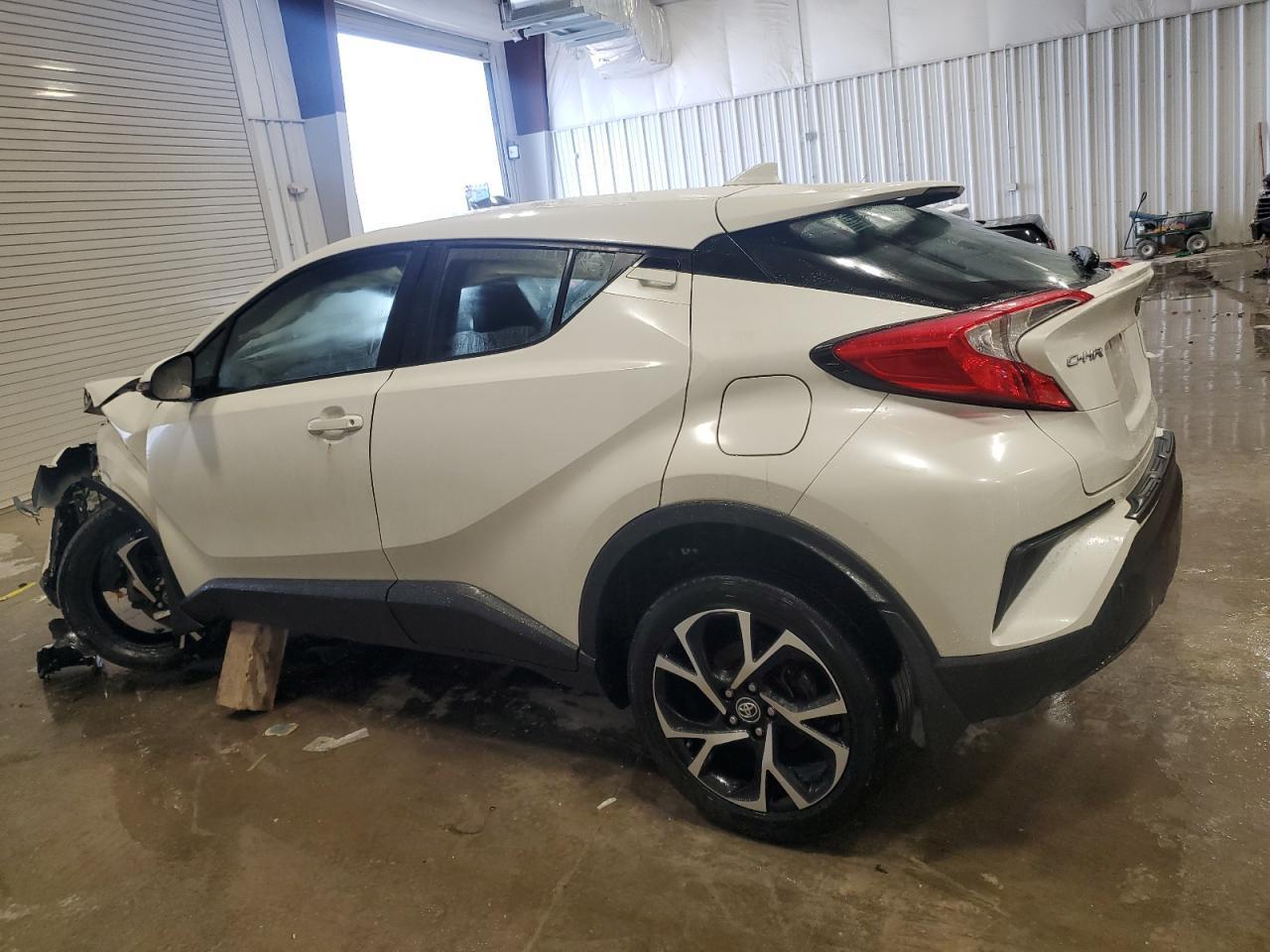 2018 TOYOTA C-HR XLE - Image 2