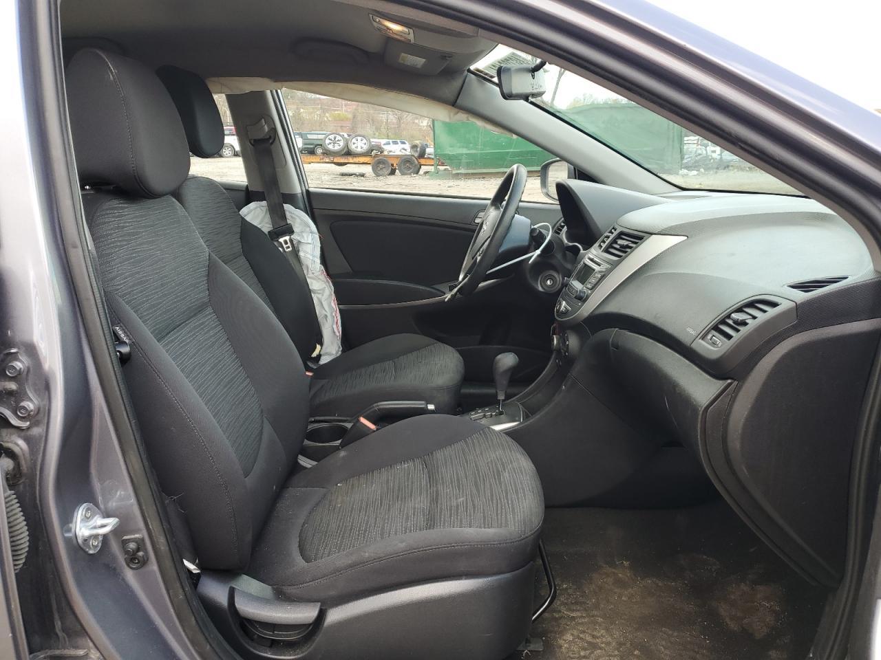 2017 HYUNDAI ACCENT SE - Image 7