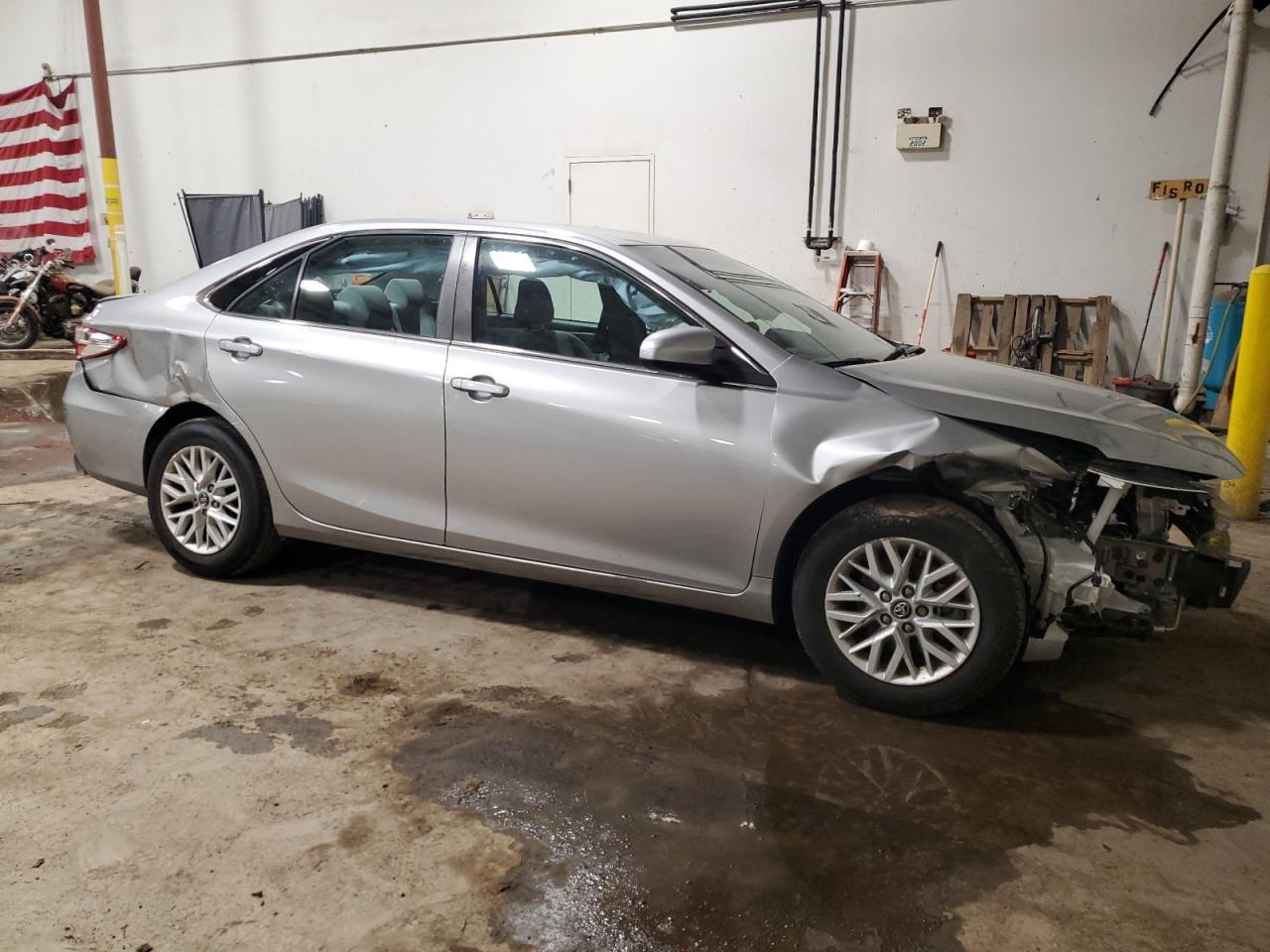 2017 TOYOTA CAMRY LE - Image 4