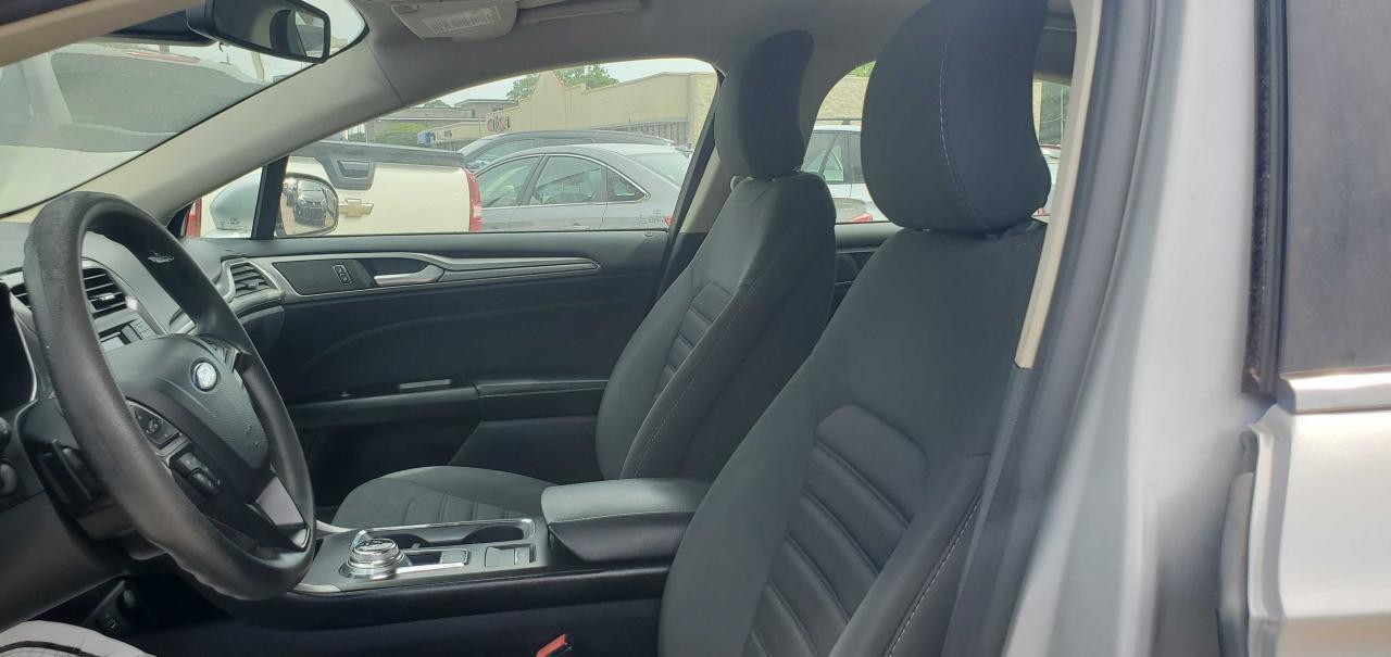2017 FORD FUSION SE - Image 5