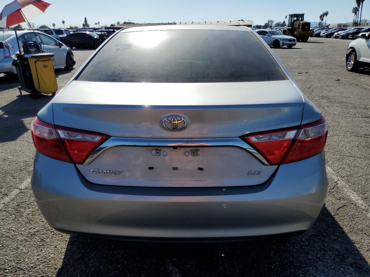 2016 TOYOTA CAMRY LE - Фото 6